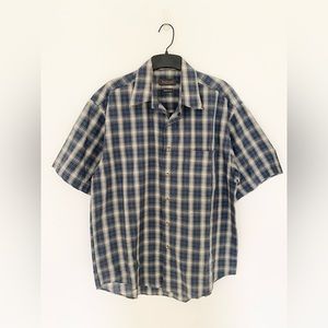VAN HEUSEN men’s plaid button down short sleeve shirt